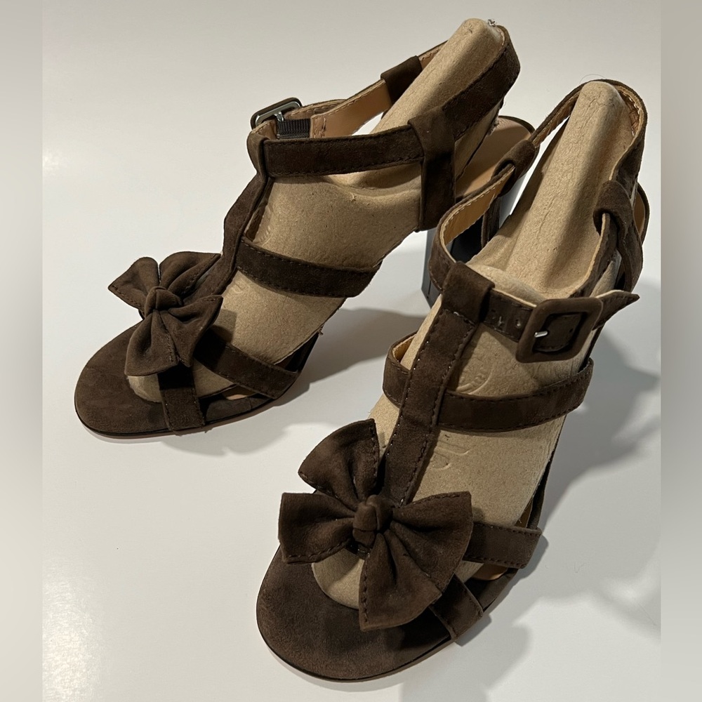 New Nanette lepore Bad Girl Bow Heel in brown suede size 11